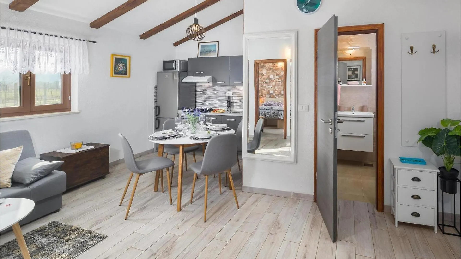 Awesome Home In Rovinj With Kitchen Holiday home