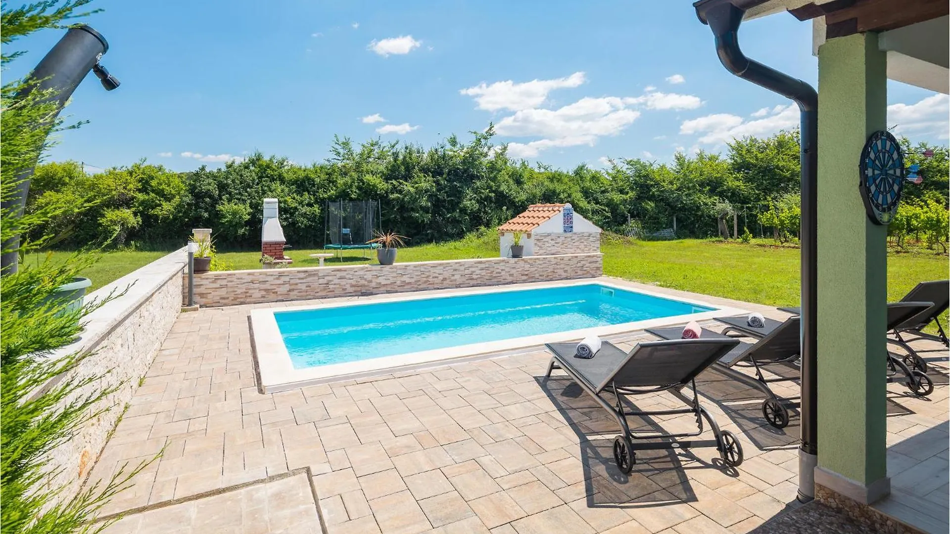 Awesome Home In Rovinj With Kitchen