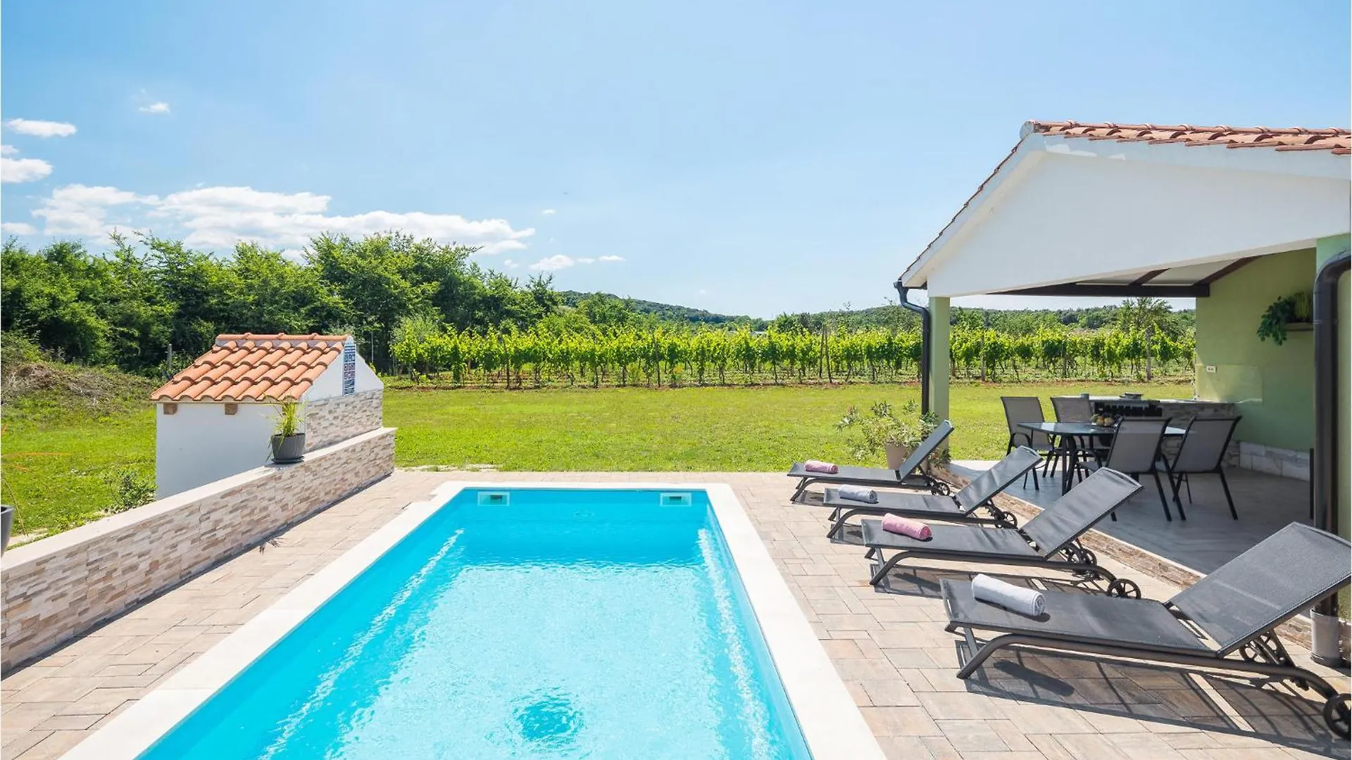 Awesome Home In Rovinj With Kitchen